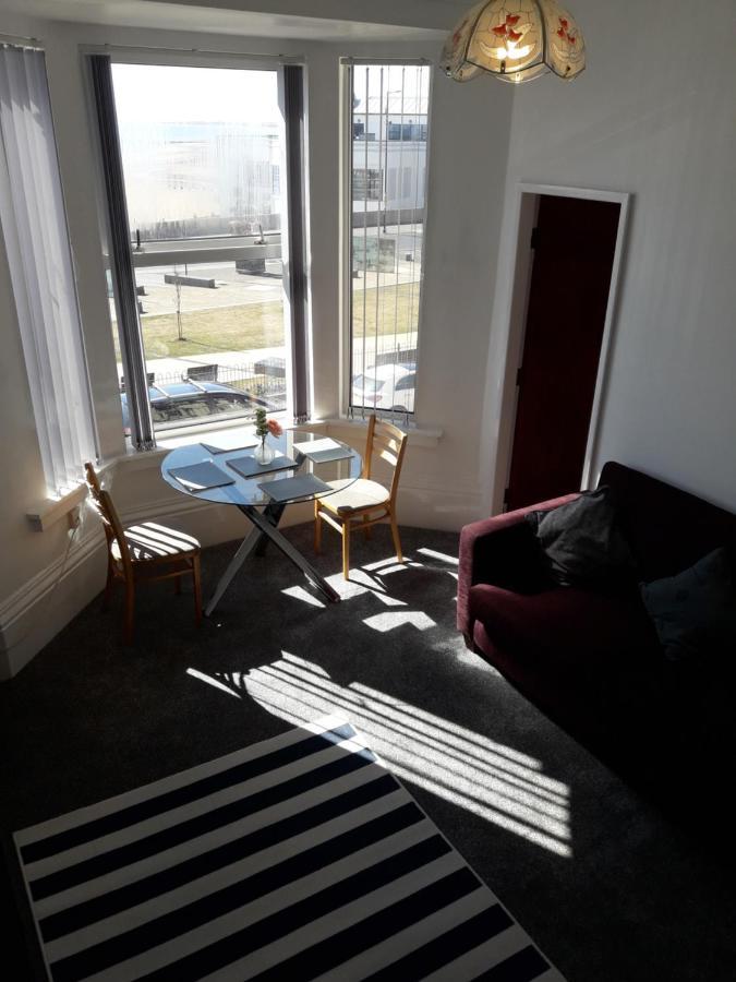 Southbay Flats Flat 2 Apartment *